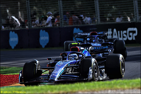 Николас Латифи и Алекс Элбон Николас Латифи и Алекс Элбон