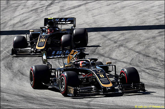 Роман Грожан и Кевин Магнуссен Роман Грожан и Кевин Магнуссен