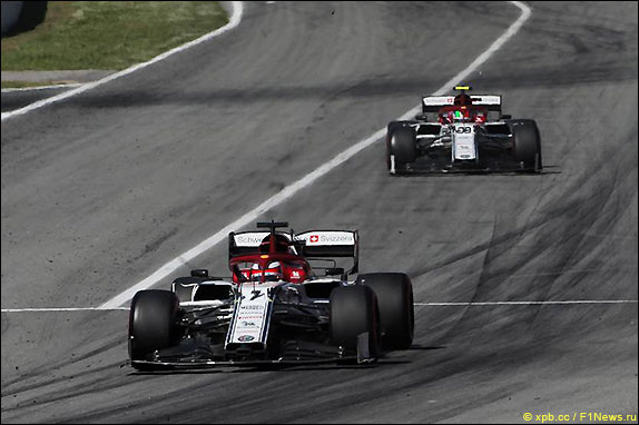 Кими Райкконен и Антонио Джовинацци Кими Райкконен и Антонио Джовинацци