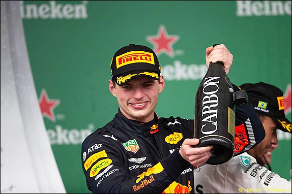 Подиум Гран При Бразилии 2019. Макс Ферстаппен. Подиум Гран При Бразилии 2019. Макс Ферстаппен.