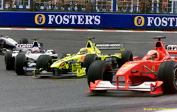 Разворот Трулли после контакта с Баттоном Разворот Трулли после контакта с Баттоном