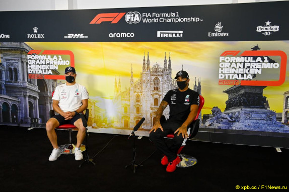 гонщики Mercedes гонщики Mercedes