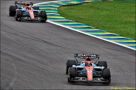 Алекс Элбон и Карлос Сайнс Алекс Элбон и Карлос Сайнс