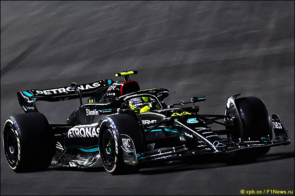 Льюис Хэмилтон