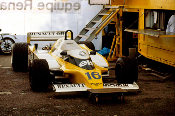 Renault RS10 Рене Арну в Монако Renault RS10 Рене Арну в Монако