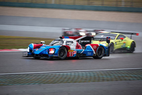 Экипаж SMP Racing №11 на трассе в Шанхае Экипаж SMP Racing №11 на трассе в Шанхае