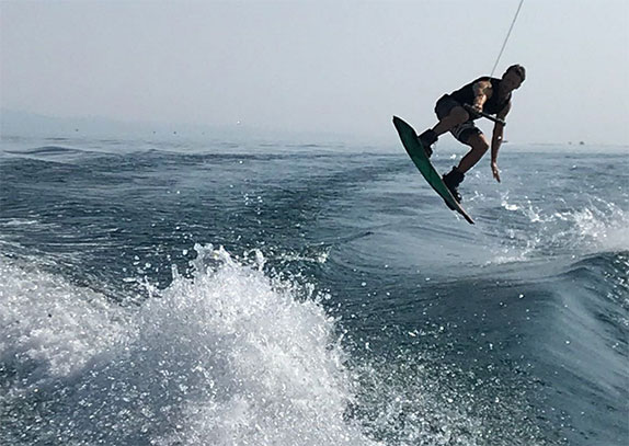 Роман Грожан предпочитает водные лыжи Роман Грожан предпочитает водные лыжи