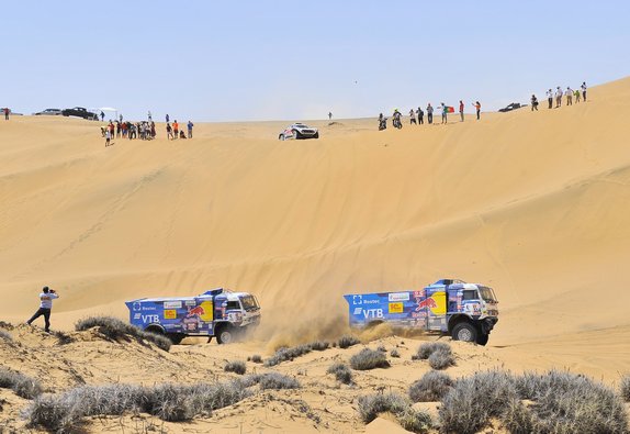 КАМАЗы Андрея Каргинова и Дмитрия Сотникова КАМАЗы Андрея Каргинова и Дмитрия Сотникова