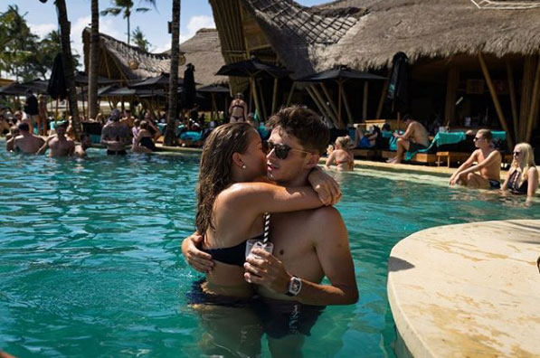 Шарль Леклер дал всем понять, что его сердце не свободно Шарль Леклер дал всем понять, что его сердце не свободно