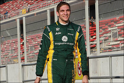 Виталий Петров - гонщик Caterham F1 Виталий Петров - гонщик Caterham F1