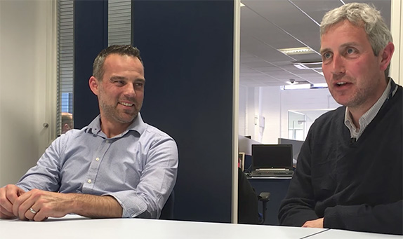 Брендан Гилхоум (слева) и Бен Маллок Брендан Гилхоум (слева) и Бен Маллок