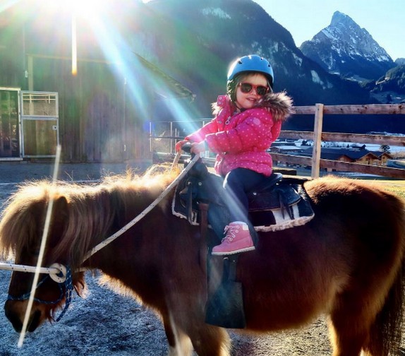 София, 2-летняя внучка Берни Экклстоуна София, 2-летняя внучка Берни Экклстоуна