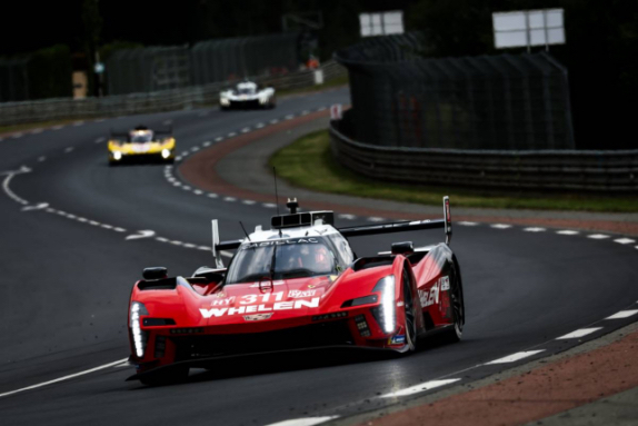 Гиперкар Cadillac экипажа Фредерика Вести, Джека Эйткена и Фелипе Друговича в Ле-Мане, фото XPB