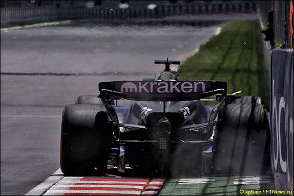 Алекс Элбон задел "Стену чемпионов" в 2024-м