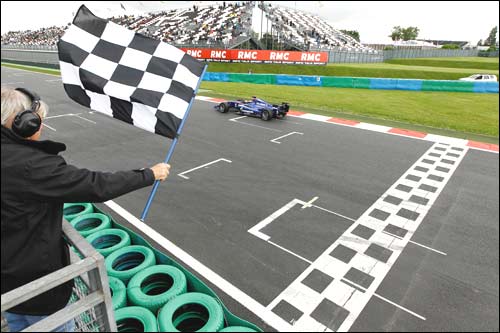 Финиш первой гонки в Маньи-Кур Финиш первой гонки в Маньи-Кур