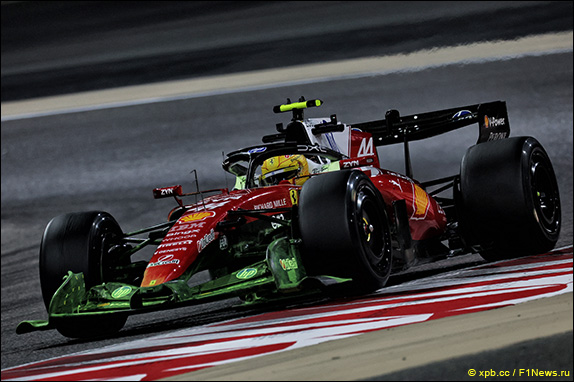 Льюис Хэмилтон на Ferrari с аэродинамической краской