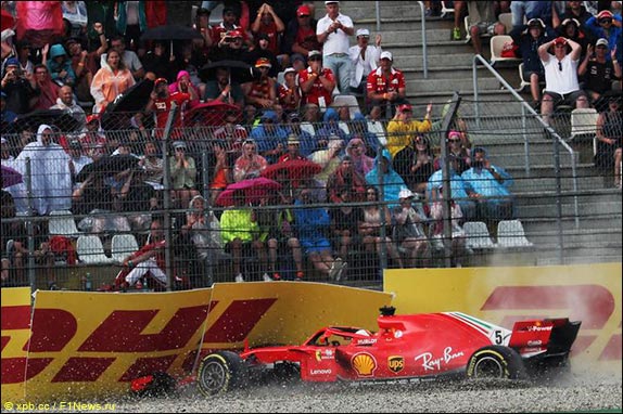 Вылет Себастьяна Феттеля в Хоккенхайме Вылет Себастьяна Феттеля в Хоккенхайме