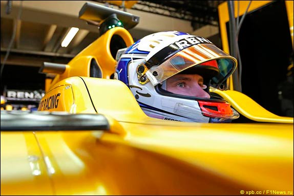 Сергей Сироткин заменил Кевина Магнуссена в первой сессии Сергей Сироткин заменил Кевина Магнуссена в первой сессии