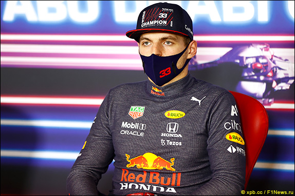 Чемпионская пресс-конференция Мапкса Ферстаппена Чемпионская пресс-конференция Мапкса Ферстаппена