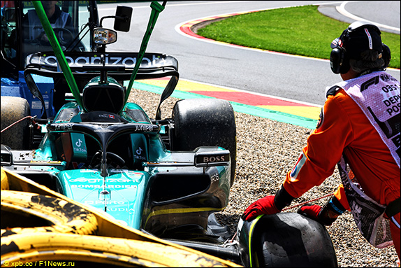 Эвакуация машины Стролла