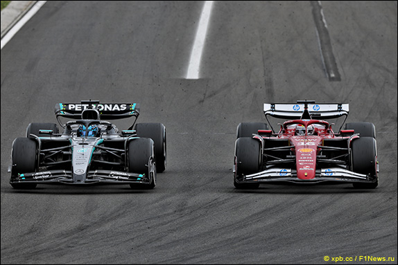 Леклер всё больше отставал от Пиастри, Расселл догнал его и со второй попытки опередил, поднявшись на третье место