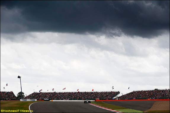 Тучи над автодромом Тучи над автодромом