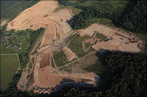 Фото с высоты птичьего полета сделано в августе - с тех пор работы продвинулись далеко вперед Фото с высоты птичьего полета сделано в августе - с тех пор работы продвинулись далеко вперед