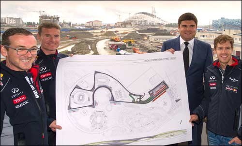 Директор Infiniti F1 Андреас Сигль, Дэвид Култхард, вице-губернатор Николай Бутурлакин и Себастьян Феттель Директор Infiniti F1 Андреас Сигль, Дэвид Култхард, вице-губернатор Николай Бутурлакин и Себастьян Феттель