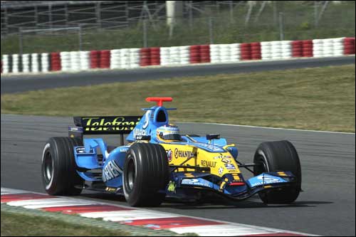 Фернандо Алонсо на тестах в Барселоне