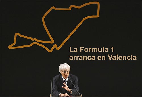 Берни Экклстоун на пресс-конференции в Валенсии