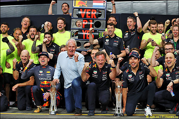 Red Bull Racing отмечает победу в Гран При Саудовской Аравии
