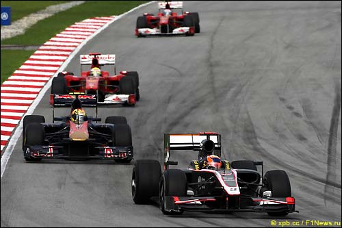 Карун Чандхок, Хайме Альгерсуари, Фелипе Масса и Фернандо Алонсо