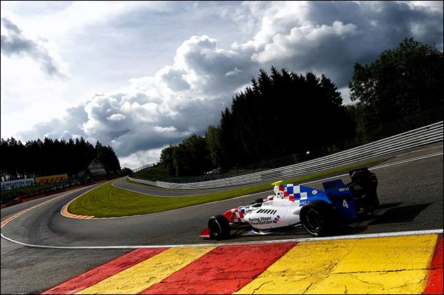 Оливер Роуланд