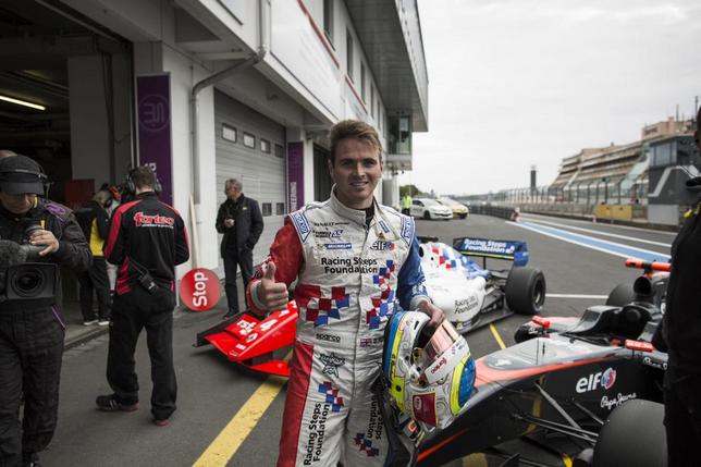 Оливер Роуланд - победитель квалификации на Нюрбургринге