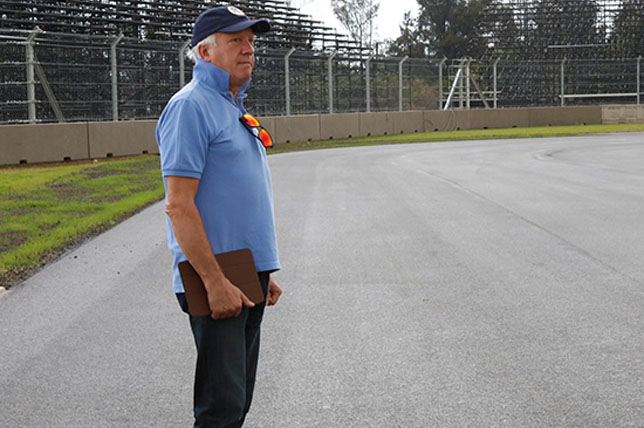 Чарли Уайтинг инспектирует мексиканскую трассу