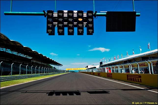 Стартовый светофор на Хунгароринге