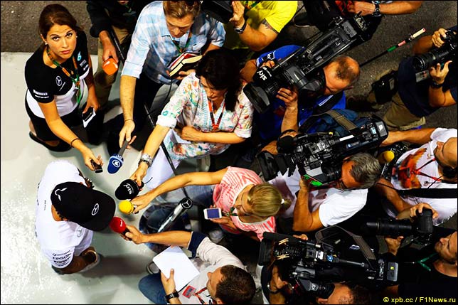 Льюис Хэмилтон