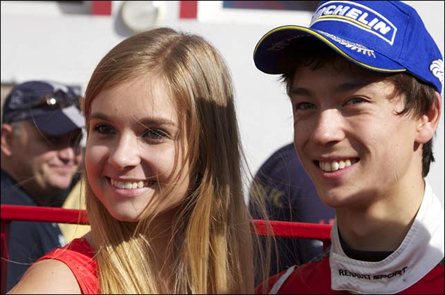 Джек Эйткен (справа)