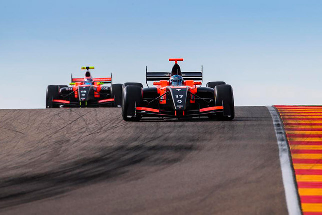 Машины Tech 1 на тестах в Арагоне