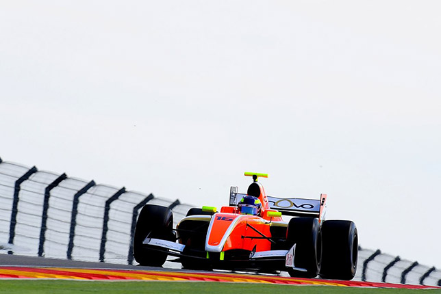 Том Диллман на трассе в Альканисе