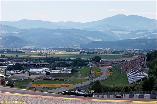 Льюис Хэмилтон