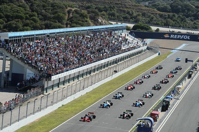 Стартовое поле Формулы V8 3.5 в Хересе