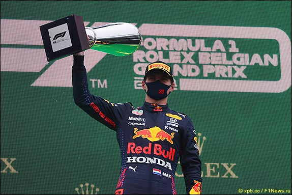 Подиум Гран При Бельгии 2021. Макс Ферстаппен