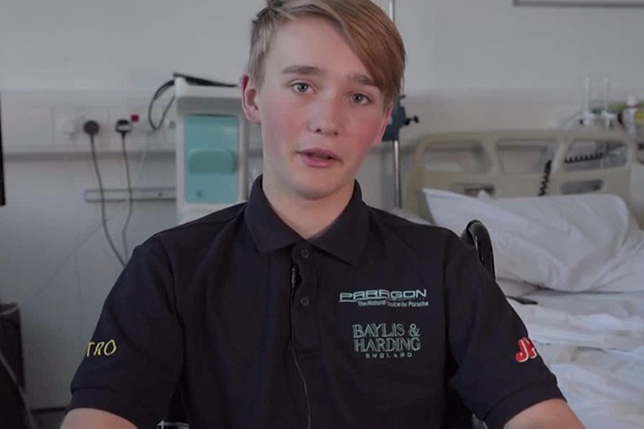 Билли Монгер в Королевском медицинском центре в Ноттингеме