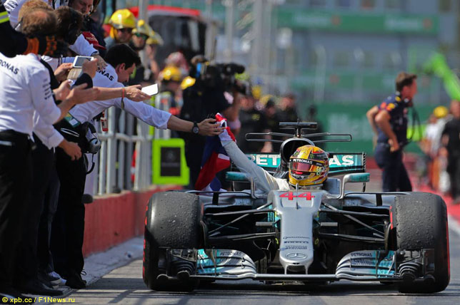 Льюис Хэмилтон