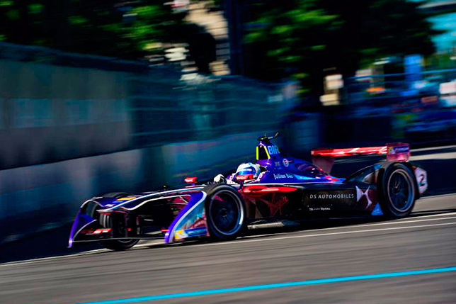 Сэм Бёрд за рулём машины Virgin Racing в Монреале