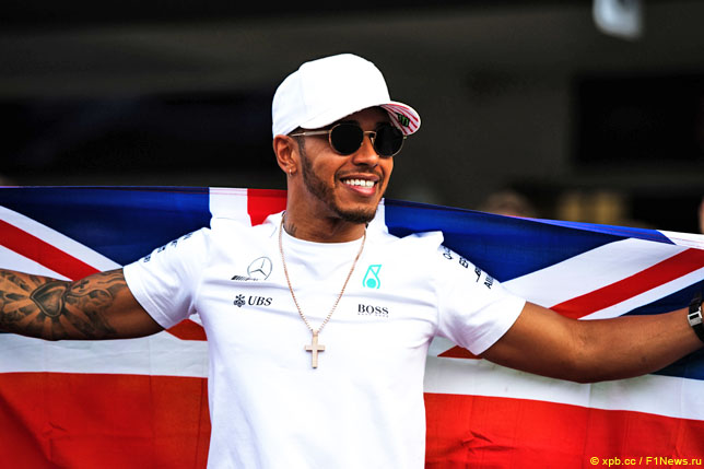 Льюис Хэмилтон