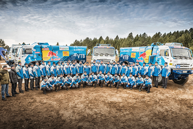 Команда КАМАЗ-Мастер на финальном смотре команды на тестовой трассе в Тарловке
