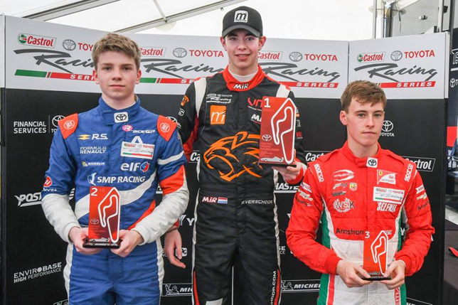 Подиум первой гонки в Руапуна-парке
