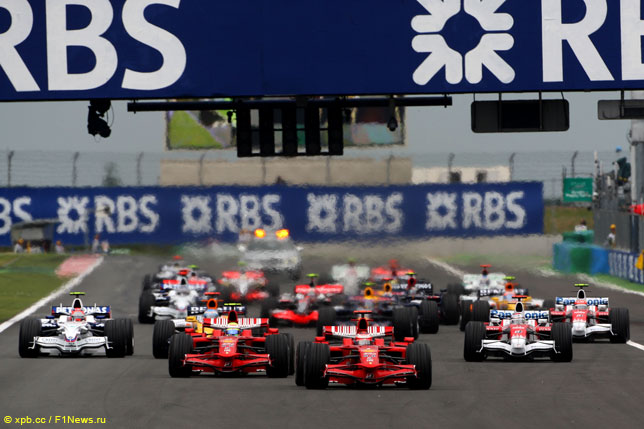 Старт Гран При Франции 2008 года в Маньи-Куре